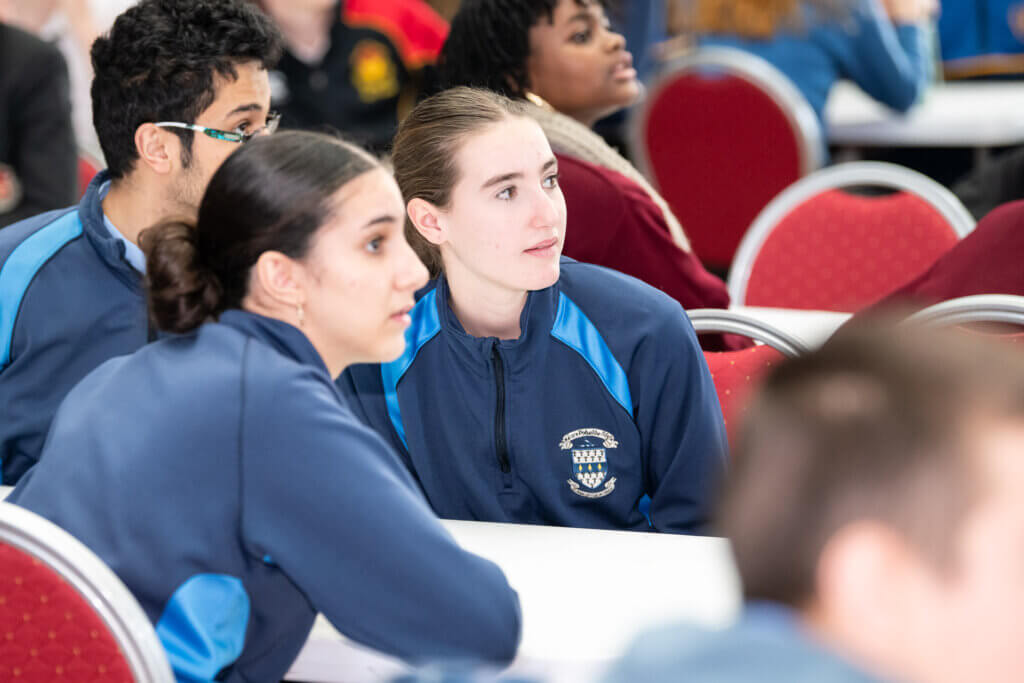 Girls collaborating during EU Quiz